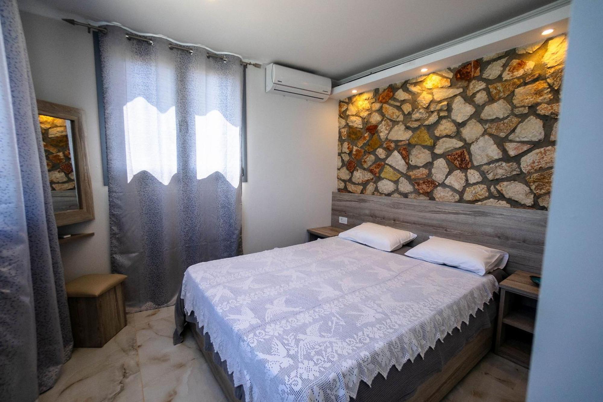 Golden Dolphin Studios & Apartments Alykes  Rum bild